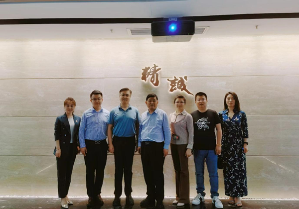 张培合会长一行赴西安秋葵视频网站进入文化秋葵黄色视频集团有限公司进行文化交流